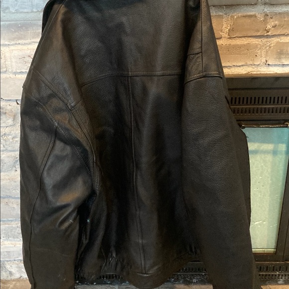 Vintage Wilson’s Genuine Leather Coat - Picture 2 of 11